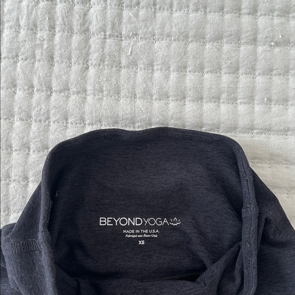 Beyond Yoga Black Spacedye Women's Bike Shorts XS - Picture 3 of 4
